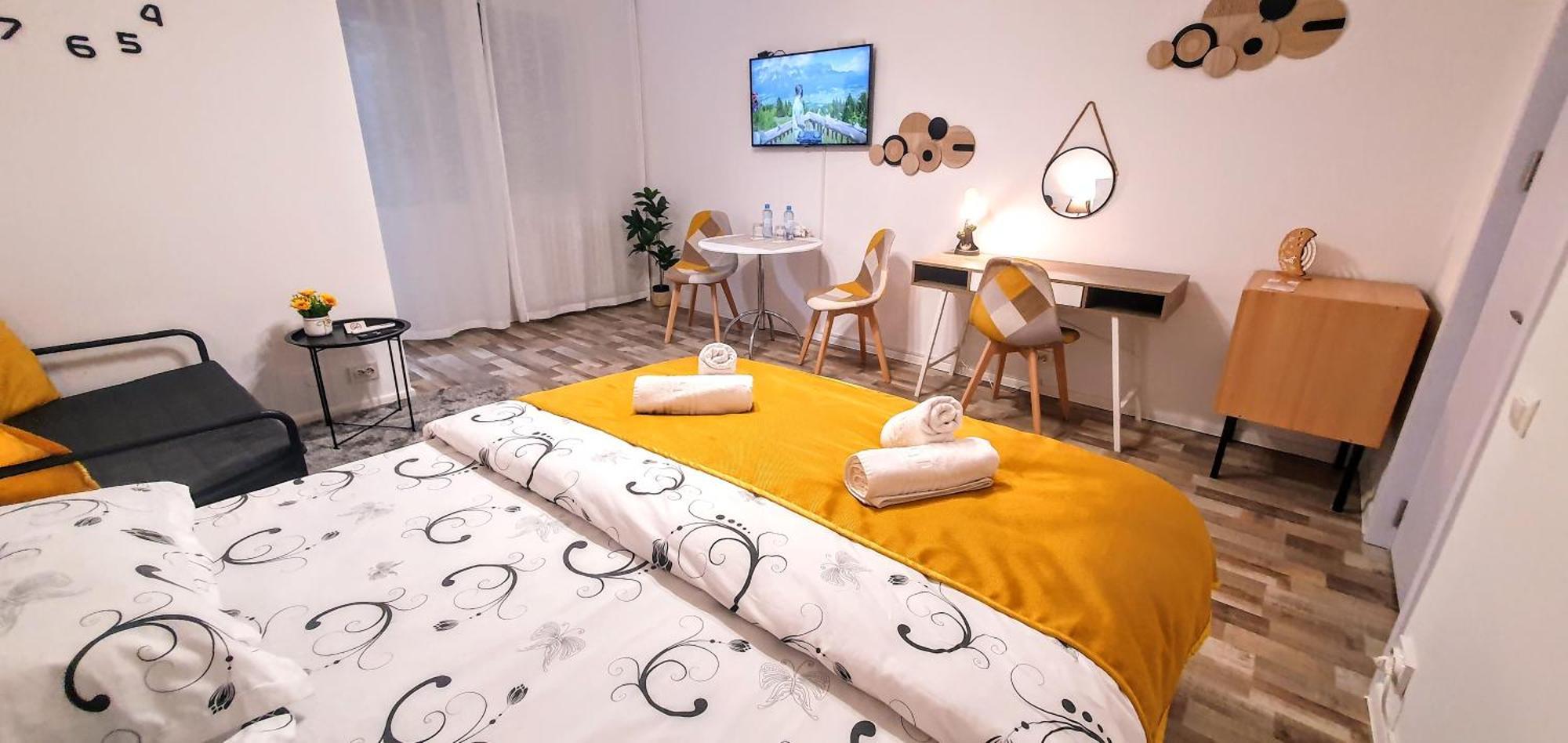 The Yellow King - Luxurious Apartment Boekarest Buitenkant foto